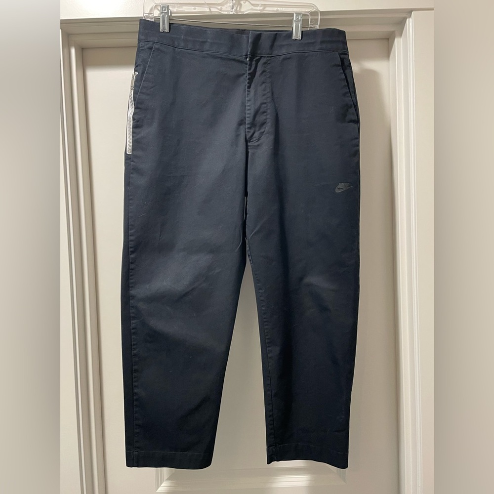 Nike Sportswear Style Essentials Unlined Cropped / Pants size 32 / Used lightly